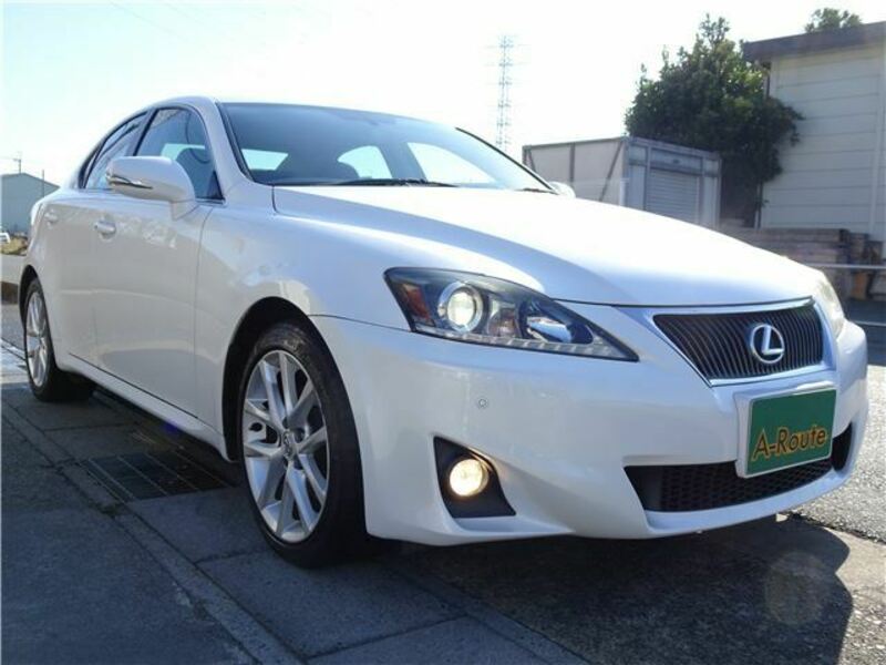 LEXUS IS