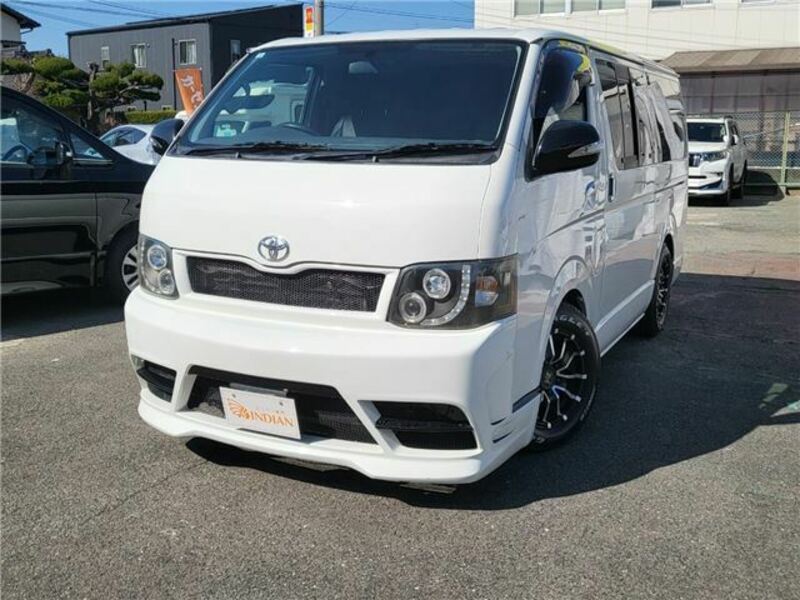 TOYOTA HIACE