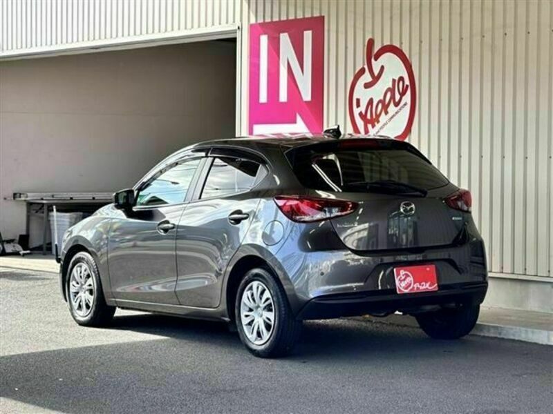 MAZDA2