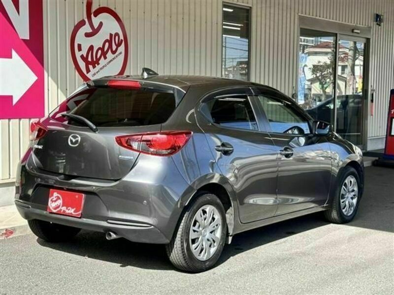 MAZDA2