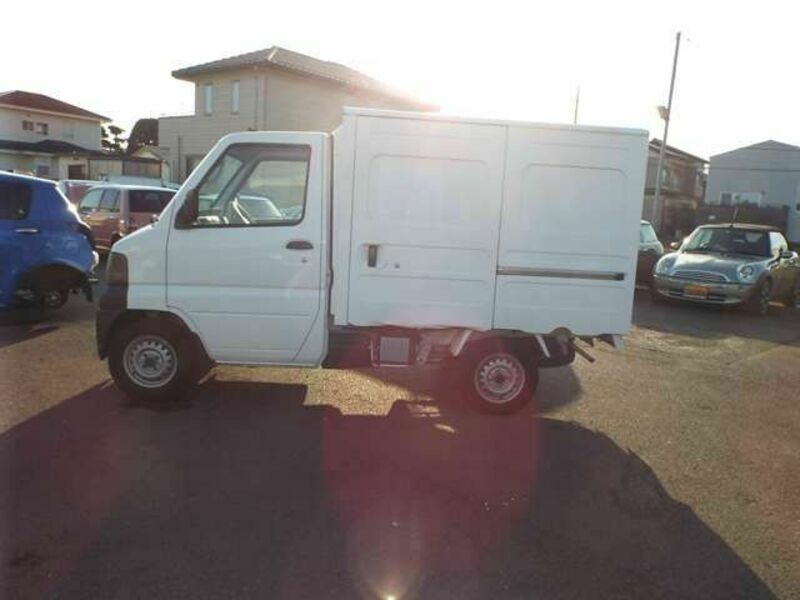 MINICAB TRUCK