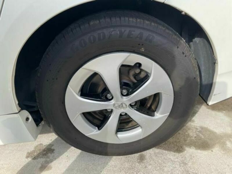 PRIUS-6