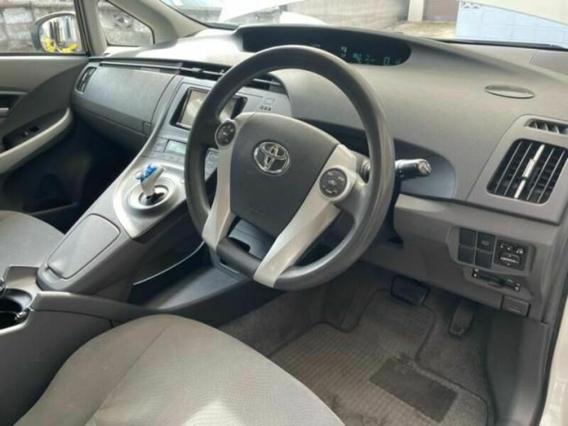 PRIUS-9