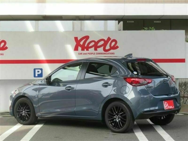 MAZDA2