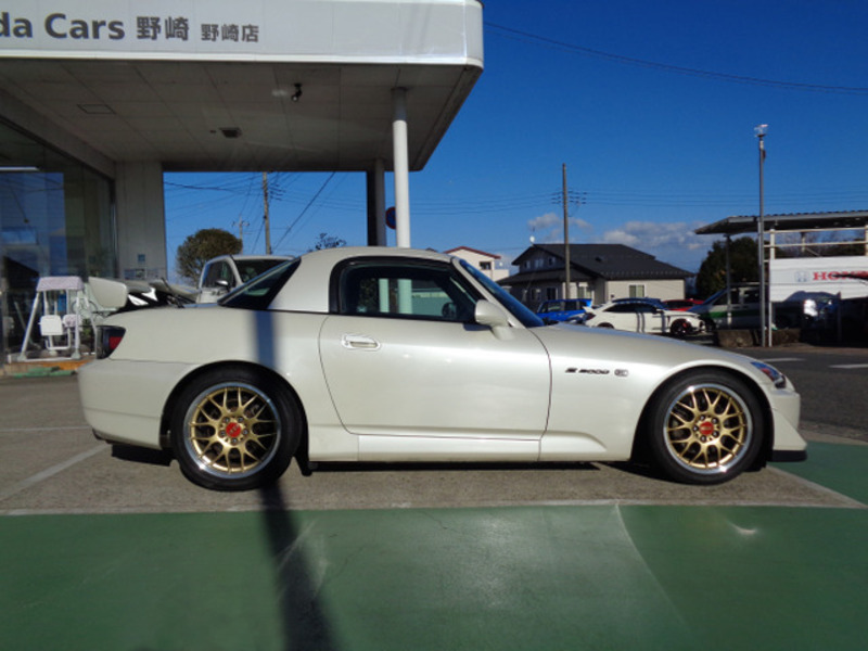 S2000