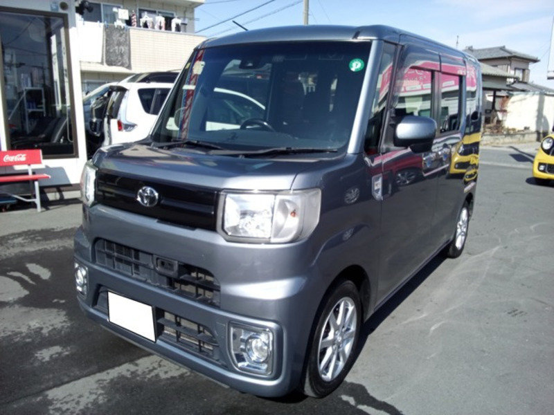 TOYOTA PIXIS MEGA