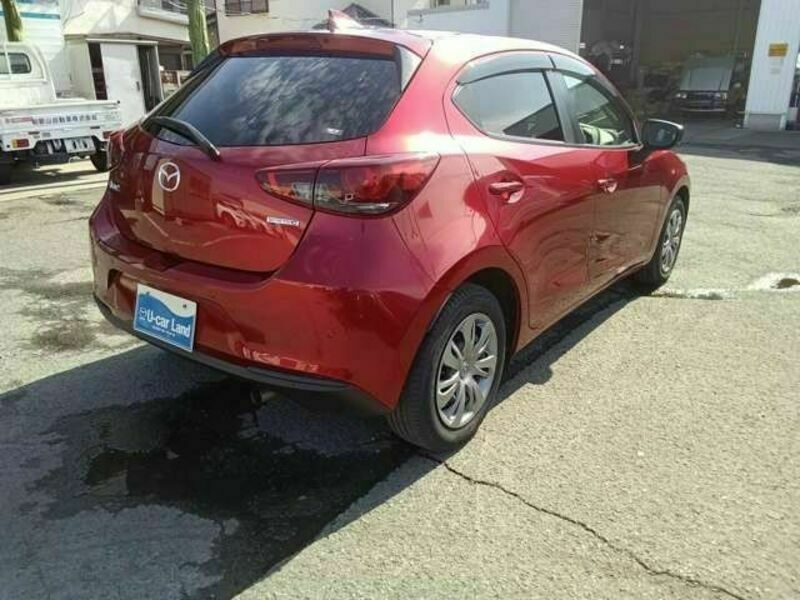 MAZDA2