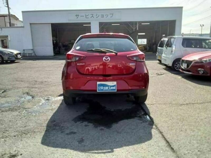 MAZDA2