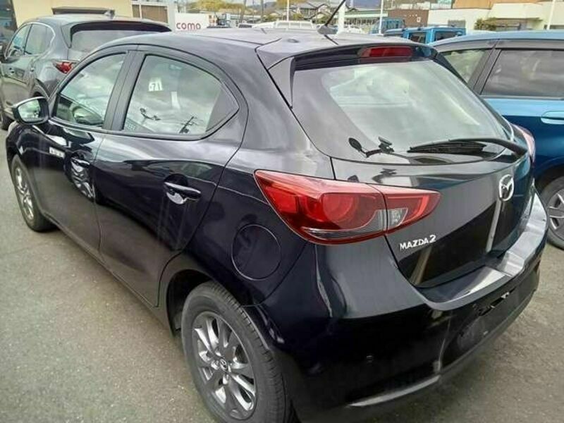 MAZDA2