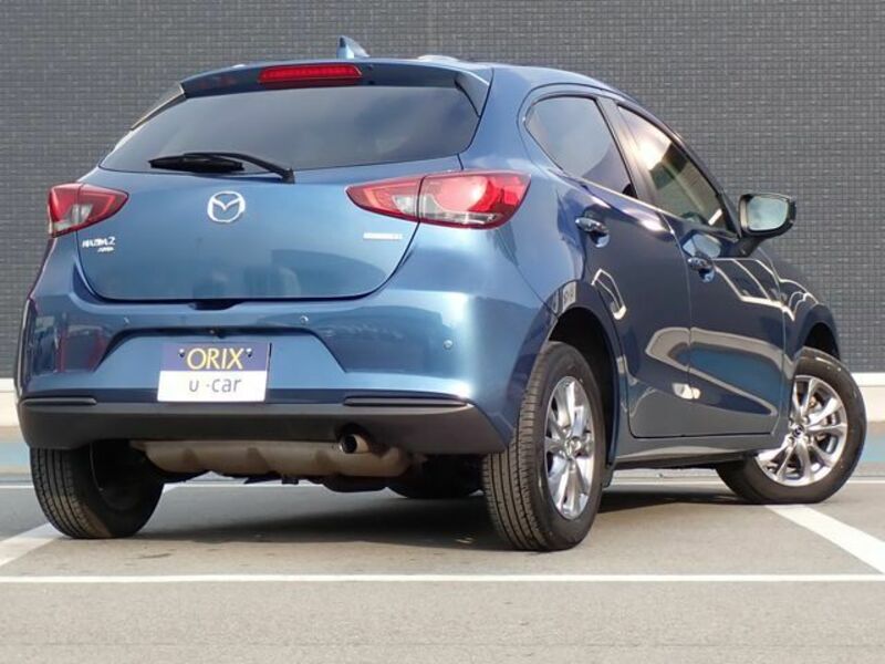 MAZDA2