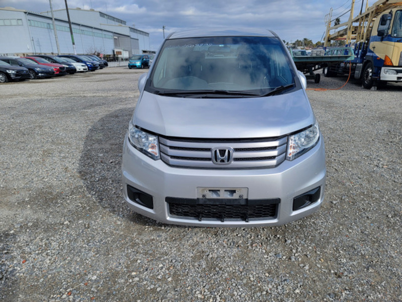 HONDA FREED SPIKE