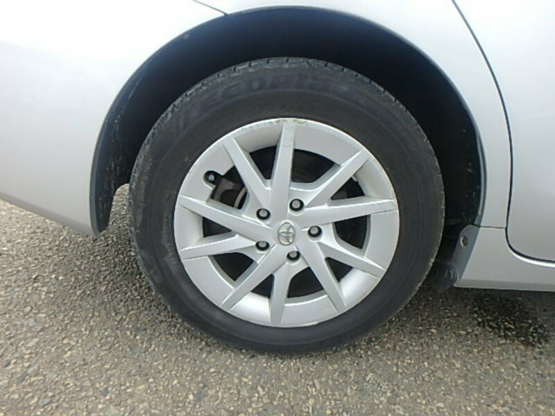 PRIUS ALPHA