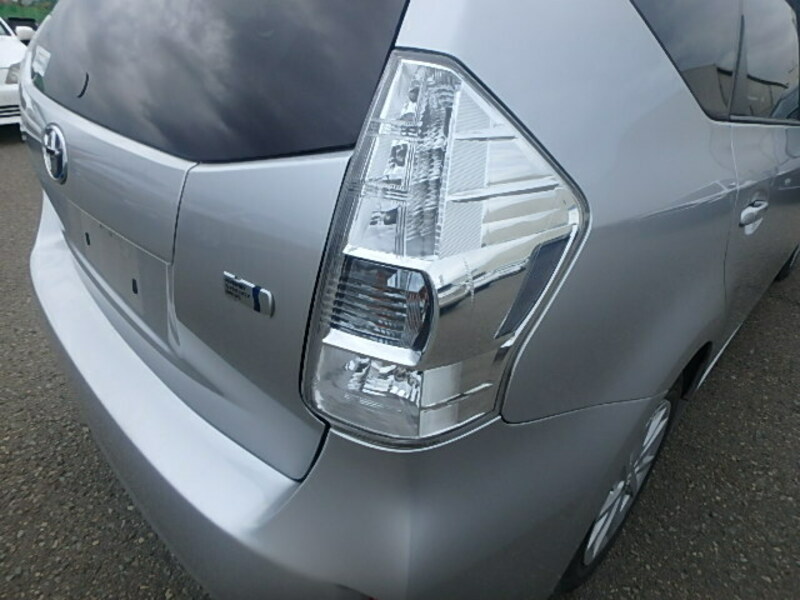 PRIUS ALPHA