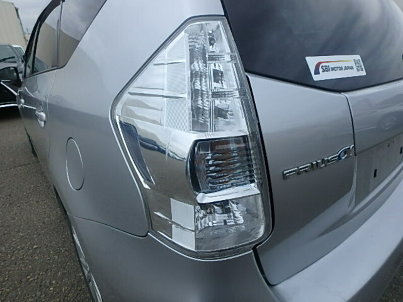 PRIUS ALPHA