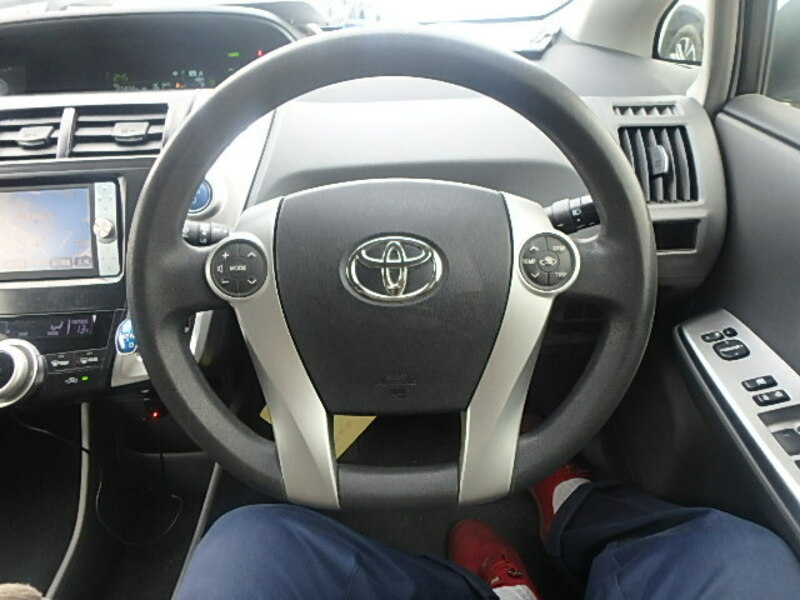 PRIUS ALPHA