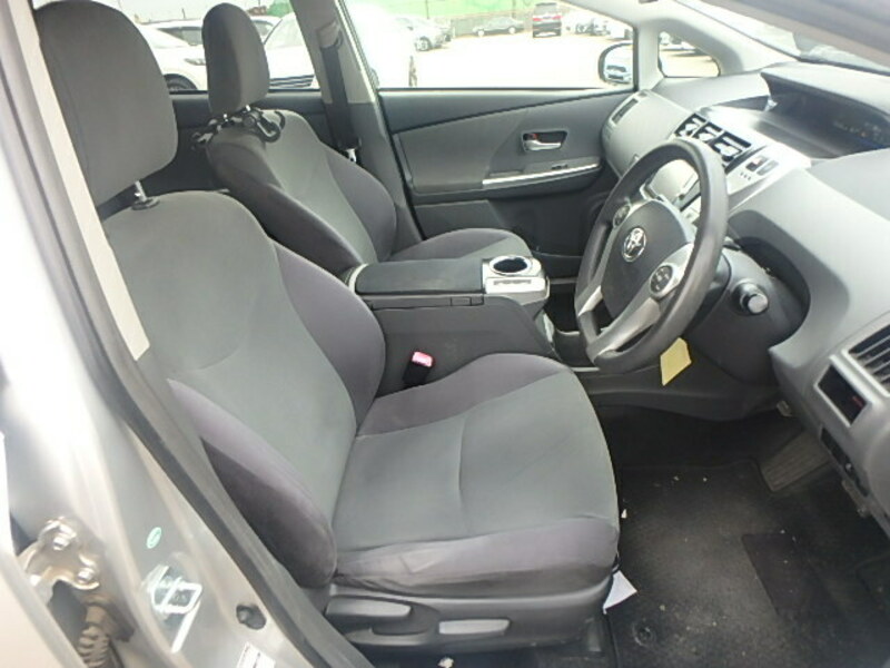 PRIUS ALPHA