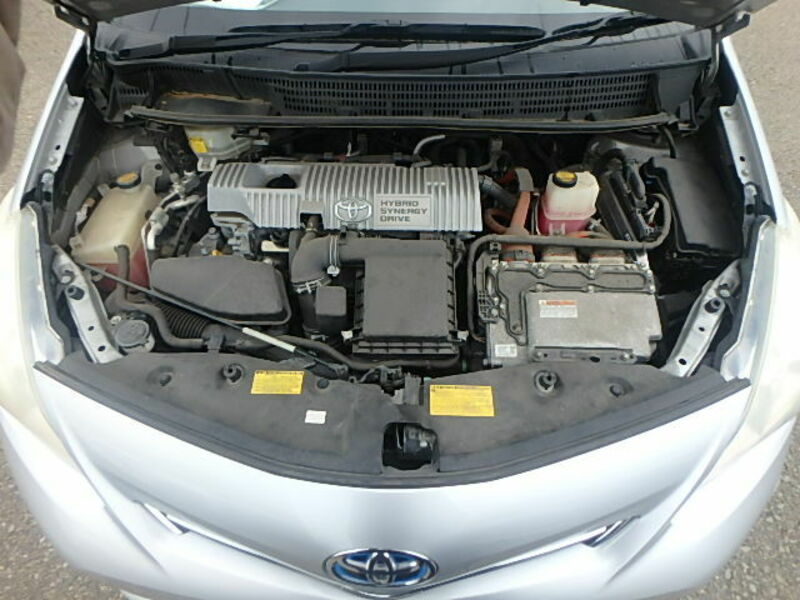 PRIUS ALPHA