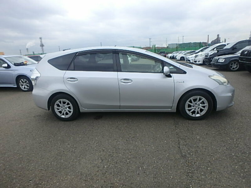 PRIUS ALPHA