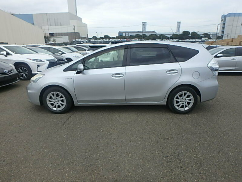 PRIUS ALPHA