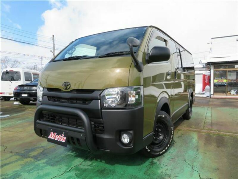 TOYOTA HIACE