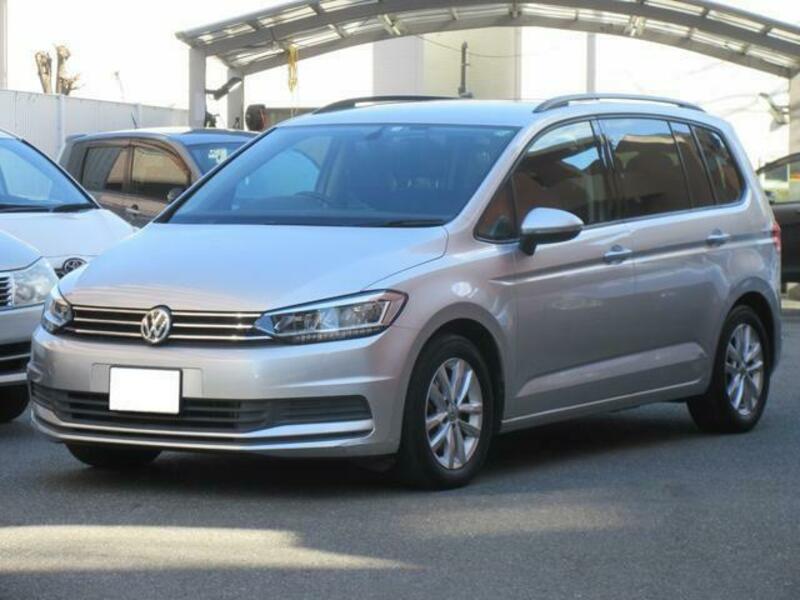 VOLKSWAGEN GOLF TOURAN