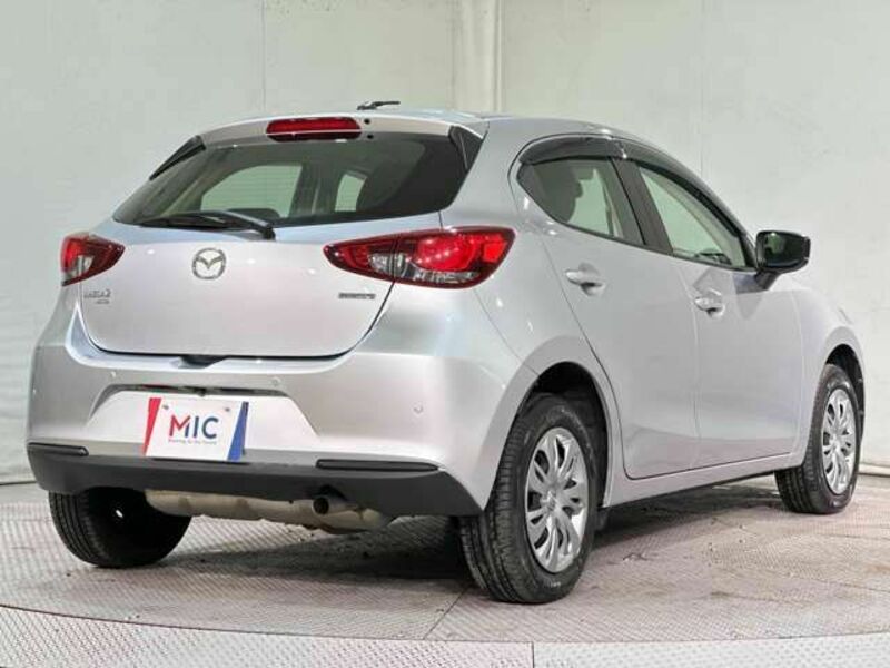 MAZDA2