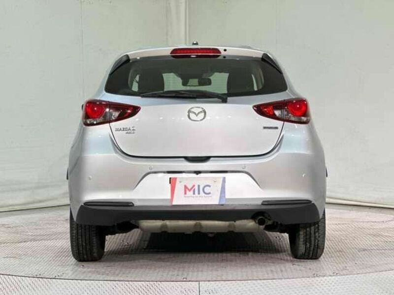 MAZDA2