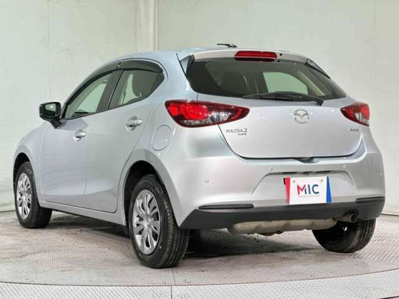 MAZDA2