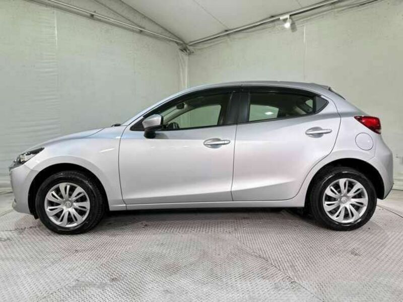 MAZDA2