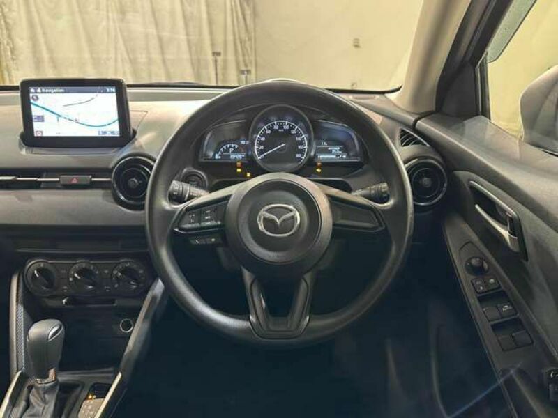 MAZDA2