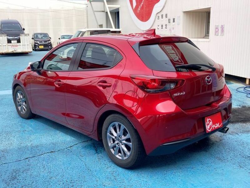 MAZDA2