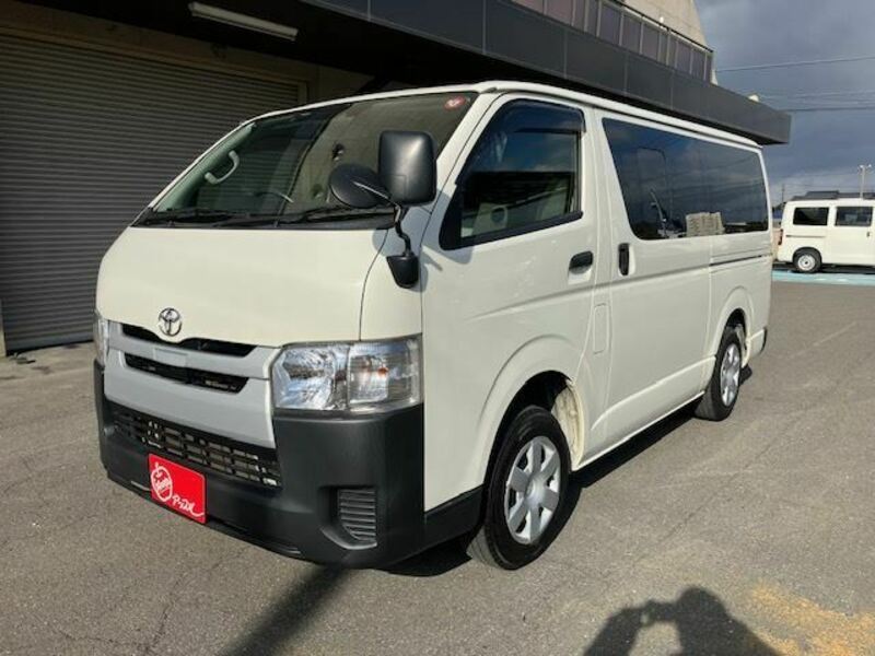 TOYOTA HIACE