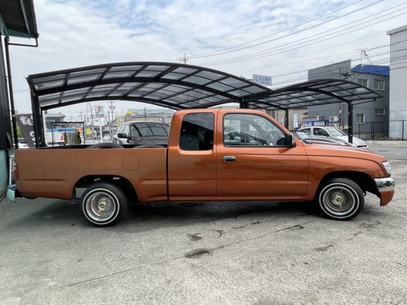 HILUX
