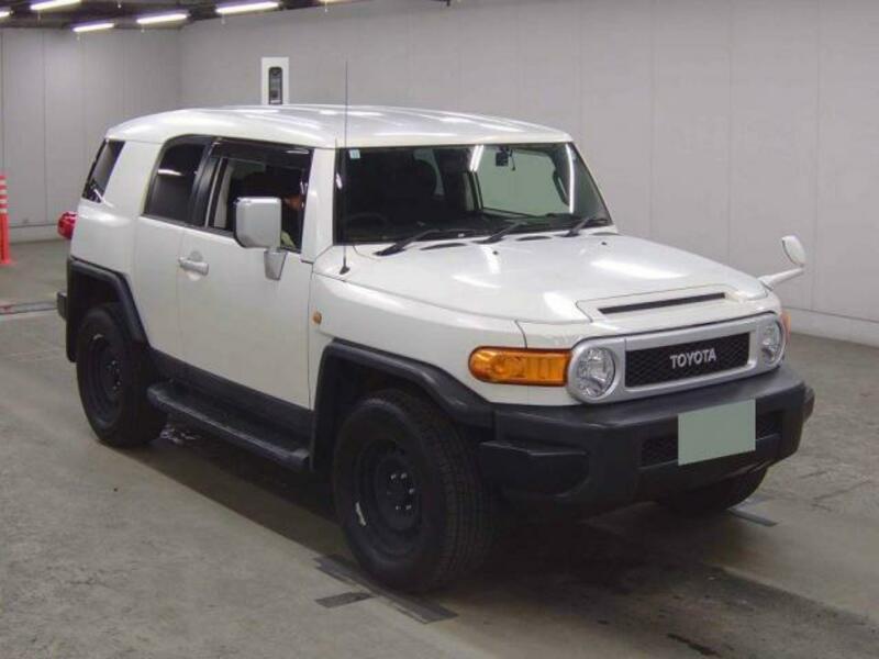 TOYOTA FJ CRUISER