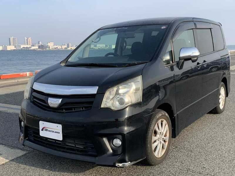 TOYOTA NOAH