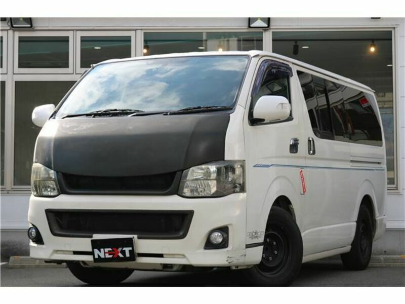 TOYOTA HIACE