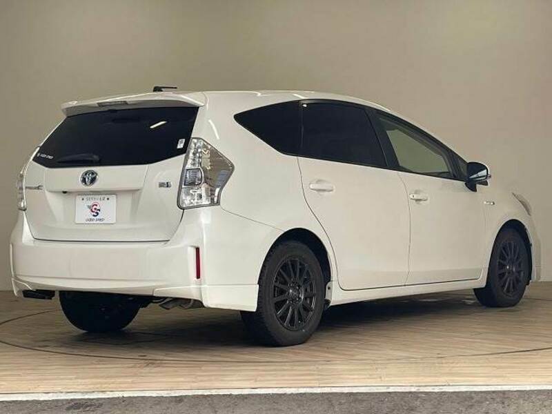 PRIUS ALPHA