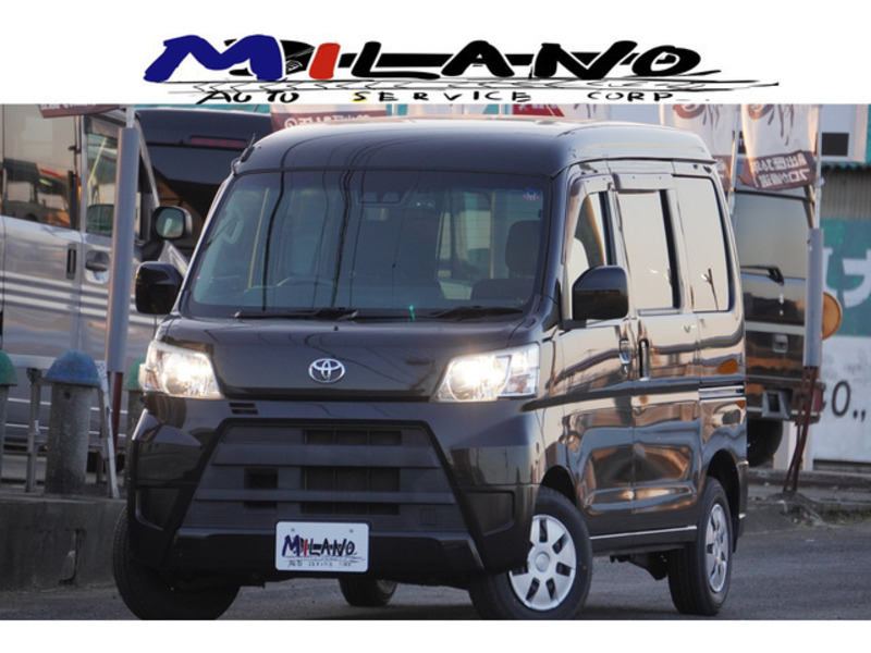 TOYOTA PIXIS VAN