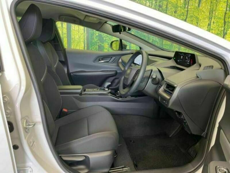 PRIUS-8