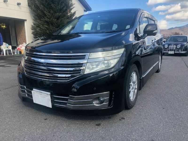 NISSAN ELGRAND