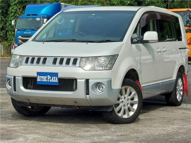 MITSUBISHI DELICA