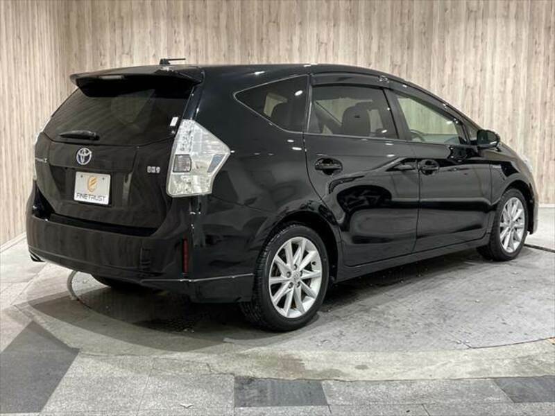 PRIUS ALPHA