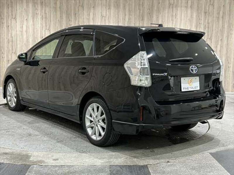 PRIUS ALPHA