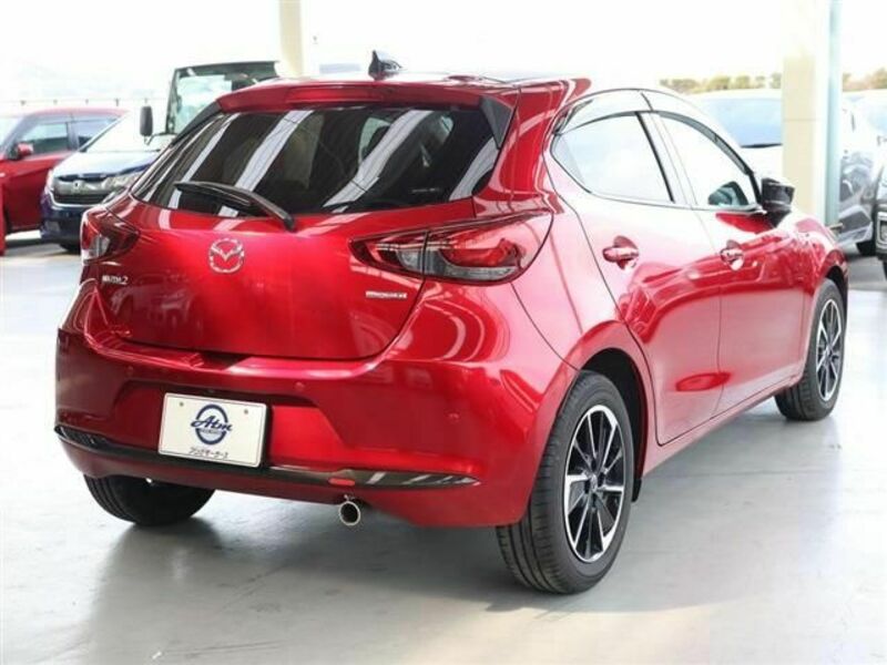 MAZDA2