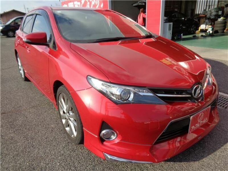 TOYOTA AURIS