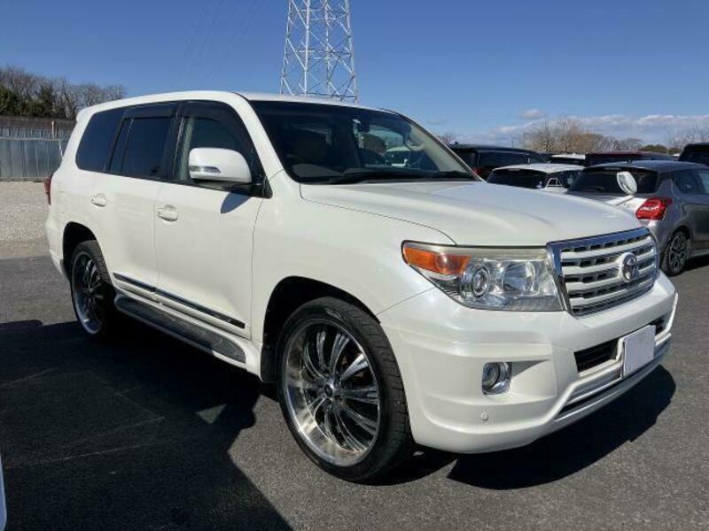 TOYOTA LAND CRUISER