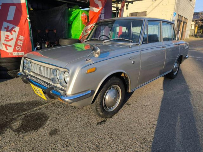 TOYOTA CORONA