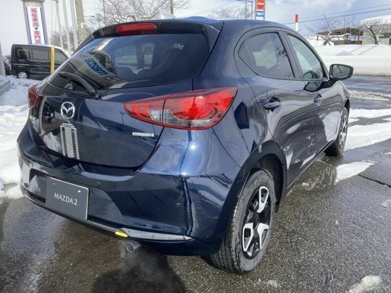 MAZDA2