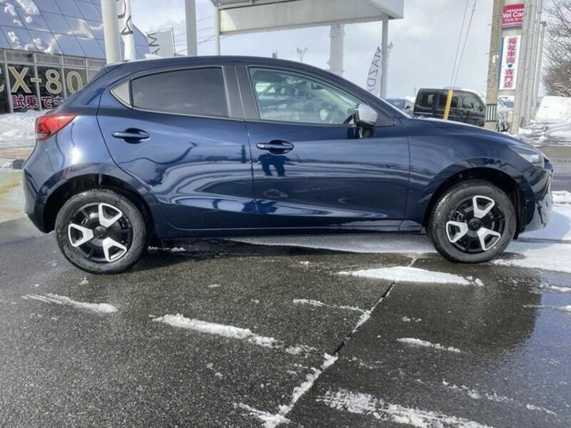 MAZDA2