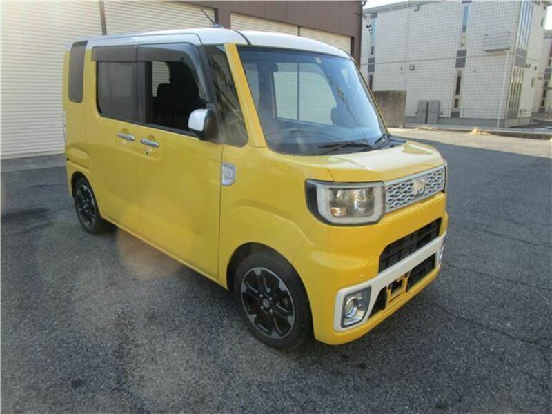 DAIHATSU WAKE